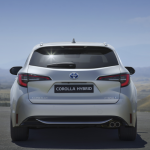 2019_Toyota_Corolla_Touring_Sports_02