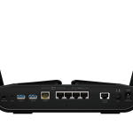 Nighthawk Tri-band AX12 ruter 1