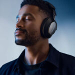 over-ear_side-by-side_px8