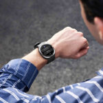 009-lifestyle-galaxy-watch-ultra-titaniumsilver