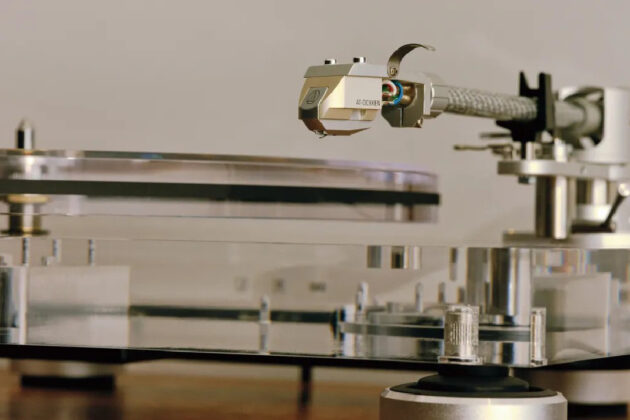 Transparentni Audio-Technica AT-LPA2 gramofon
