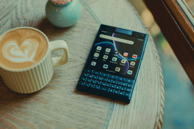 Titan 2 je modernizovani BlackBerry sa 5G tehnologijom, Androidom i drugim ekranom